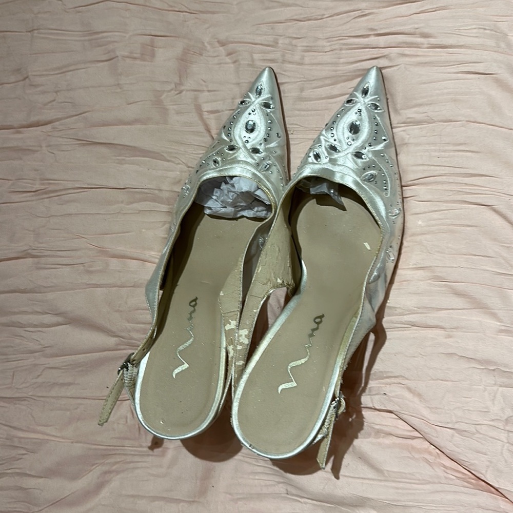 Nina genuine, leather soles, size 8, USA 38, European white, 2 1/2 inches heel